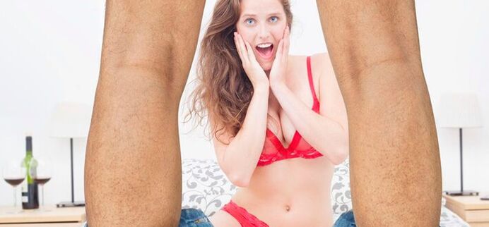 Frau überrascht über Vergrößerung des Penis eines Mannes, Foto 2